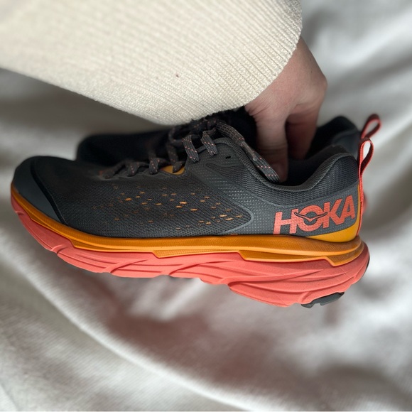Hoka Challenger ATR 6 Size 9W - Picture 3 of 8